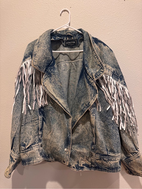 Jackets & Blazers - Women's Acid Wash Denim Jacket with White Fringe